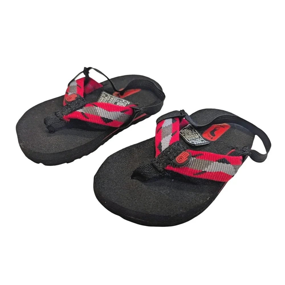 Teva Mush Kids Sandals Black Red Grey Geometric Elastic Heel Strap Size 4/5 6204